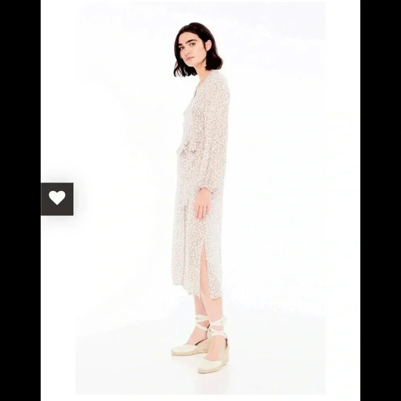 Faithfull the Brand
LE FIGARO MIDI DRESS
AZALEA FLORAL Size 6 $175 - Picture 3 of 7